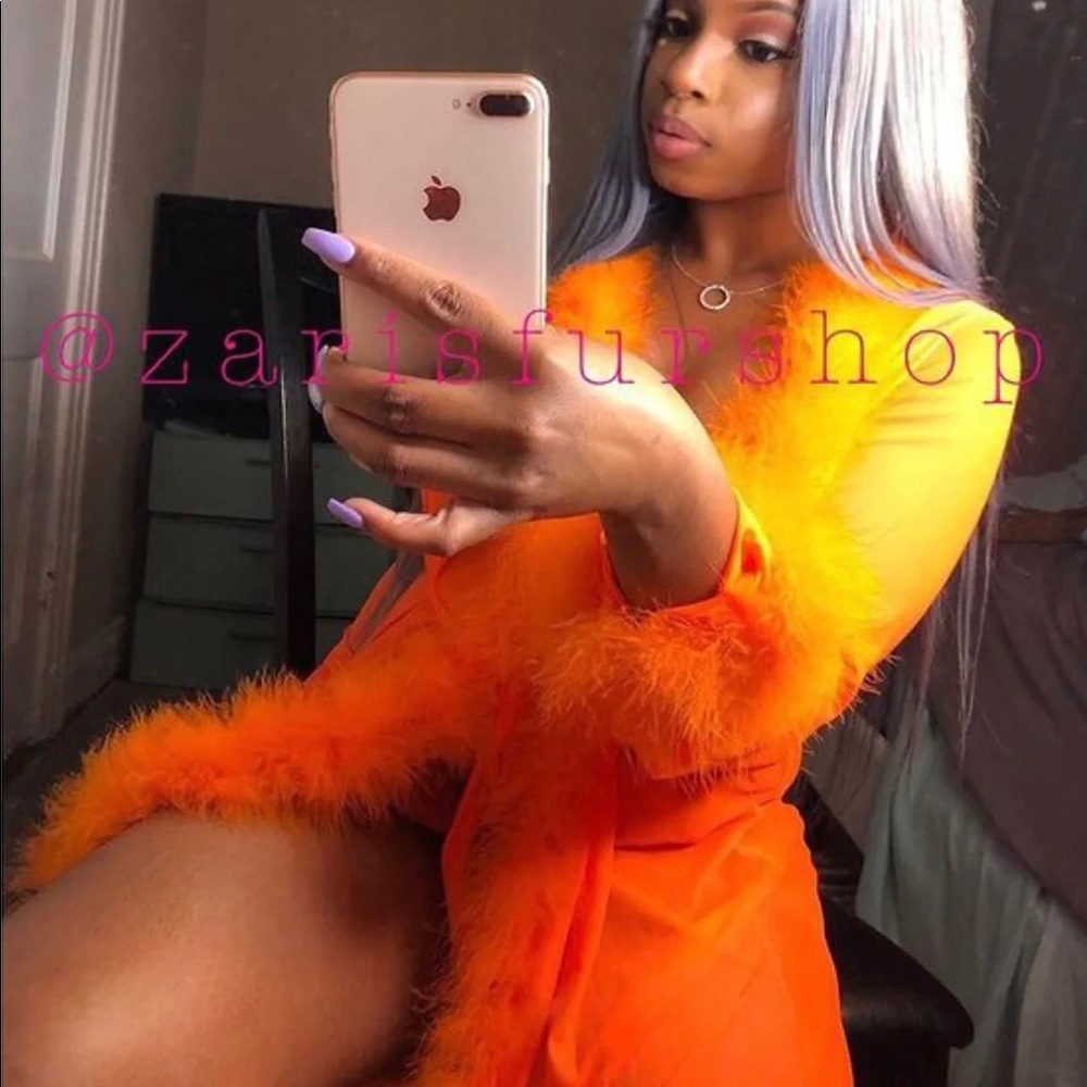 Custom Fur Robe - Picture 5 of 7